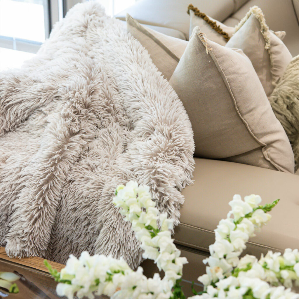 Honest Pet Collective Calming Pet Blanket Water Resistant Aspen Faux Fur