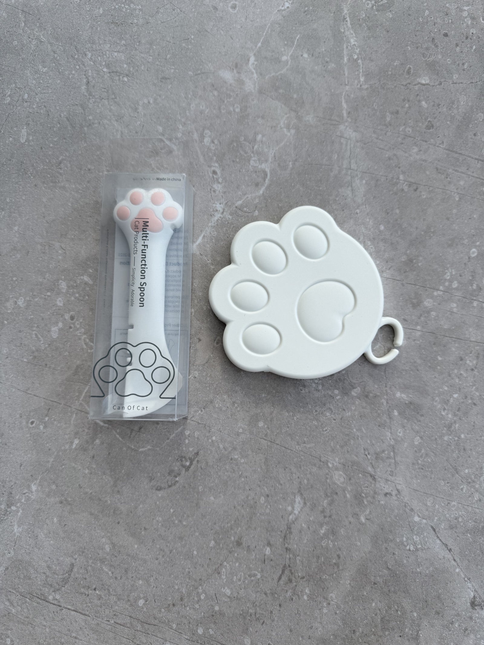 Multifunctional Cat food can opener, scoop and Lid